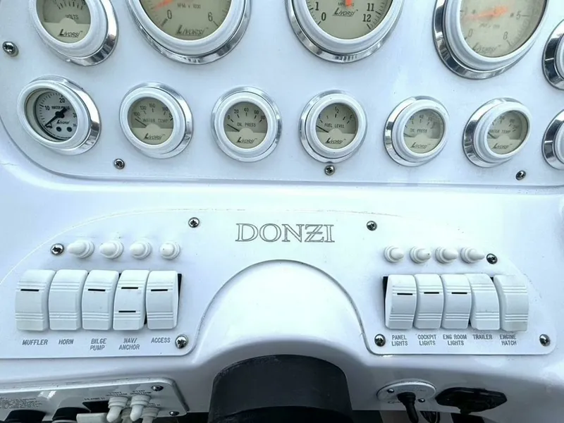Slide: The Image of 2005 Donzi 33ZX 33 - 7828763