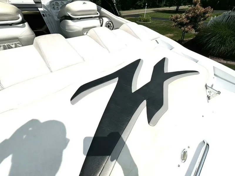 Slide: The Image of 2005 Donzi 33ZX 33 - 7828753