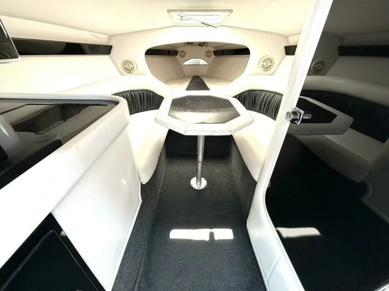 Slide: The Image of 2005 Donzi 33ZX 33 - 7828768