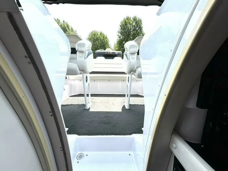 Slide: The Image of 2005 Donzi 33ZX 33 - 7828776