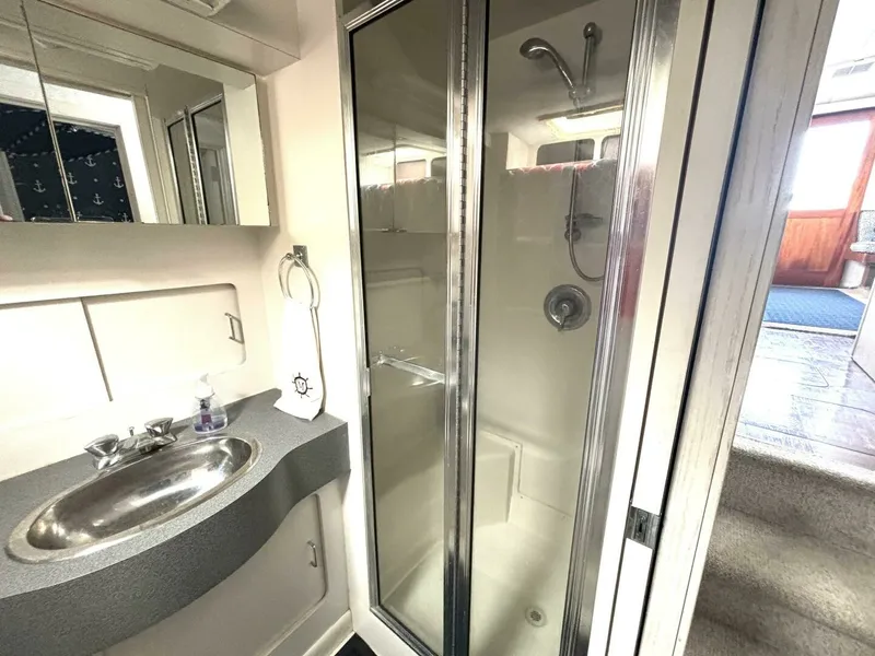 Slide: The Image of 1987 Davidson 48 Sportfish 48 - 7829085