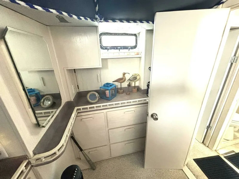 Slide: The Image of 1987 Davidson 48 Sportfish 48 - 7829082