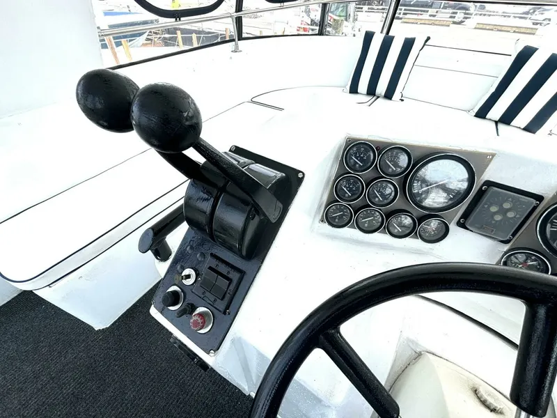 Slide: The Image of 1987 Davidson 48 Sportfish 48 - 7829064