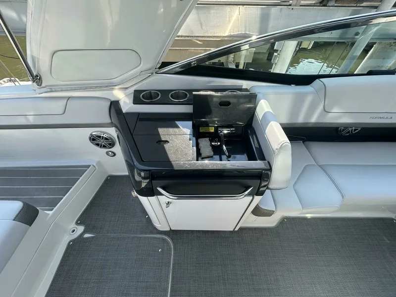 Slide: The Image of 2020 Formula 310SS 31 - 7829124