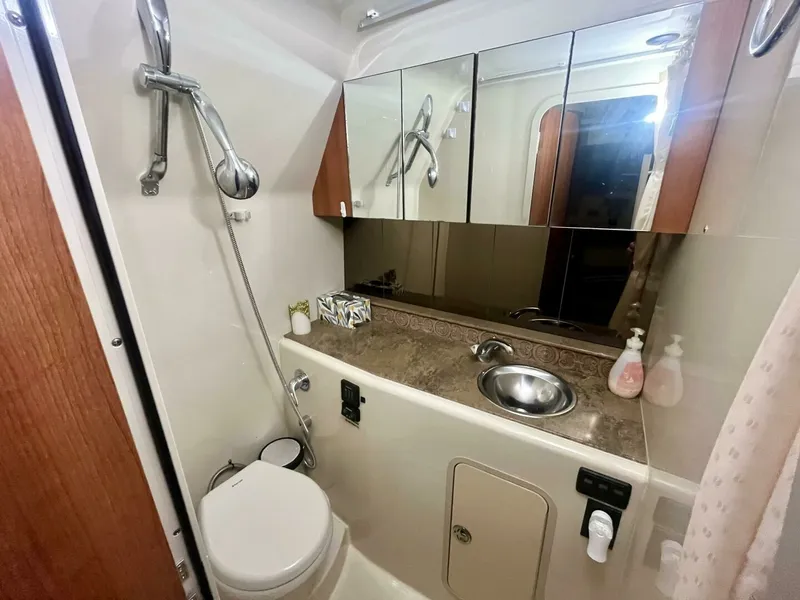 Slide: The Image of 2011 Cruisers Yachts 330 Express 33 - 7829194