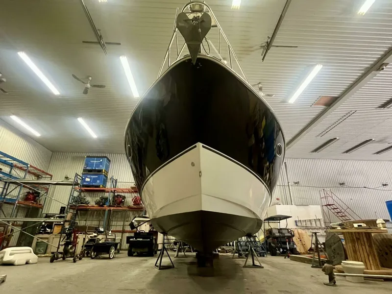 Slide: The Image of 2011 Cruisers Yachts 330 Express 33 - 7829202