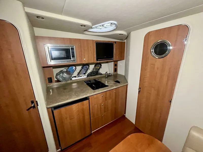 Slide: The Image of 2011 Cruisers Yachts 330 Express 33 - 7829188
