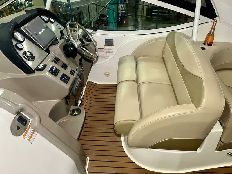 Slide: The Image of 2011 Cruisers Yachts 330 Express 33 - 7829178