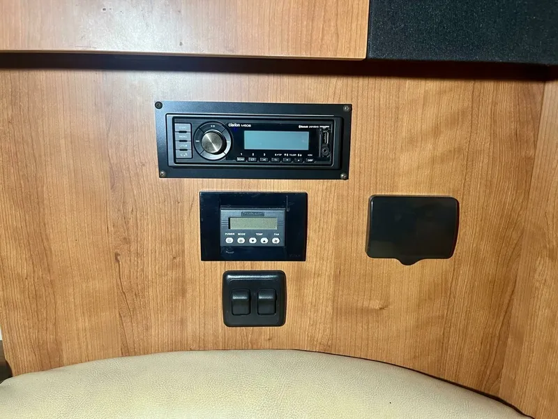 Slide: The Image of 2011 Cruisers Yachts 330 Express 33 - 7829187