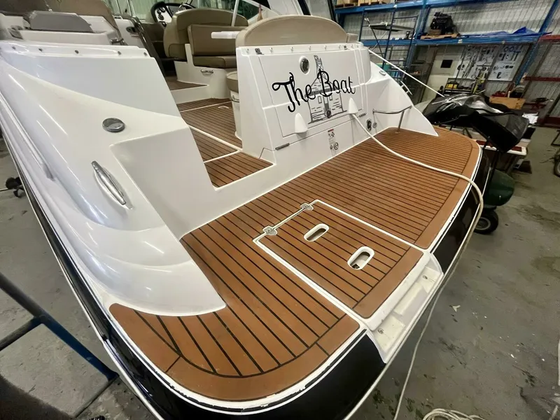 Slide: The Image of 2011 Cruisers Yachts 330 Express 33 - 7829169