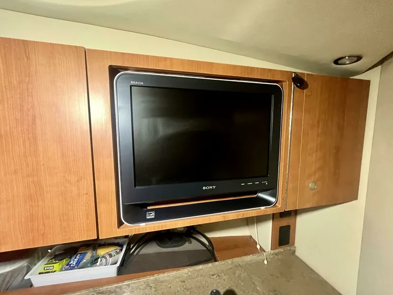 Slide: The Image of 2011 Cruisers Yachts 330 Express 33 - 7829186