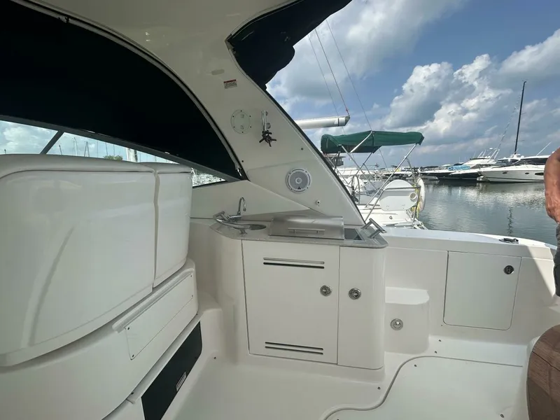 Slide: The Image of 2010 Sea Ray 370 Sundancer 37 - 7829261
