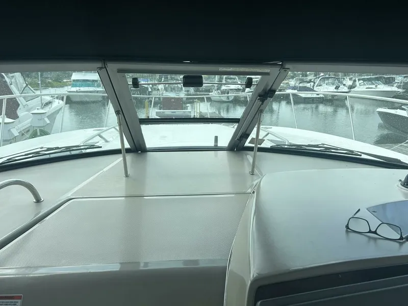 Slide: The Image of 2010 Sea Ray 370 Sundancer 37 - 7829283