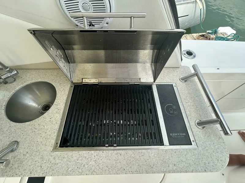 Slide: The Image of 2010 Sea Ray 370 Sundancer 37 - 7829262