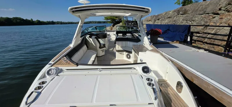 Slide: The Image of 2019 Sea Ray 350 SLX 35 - 7829349