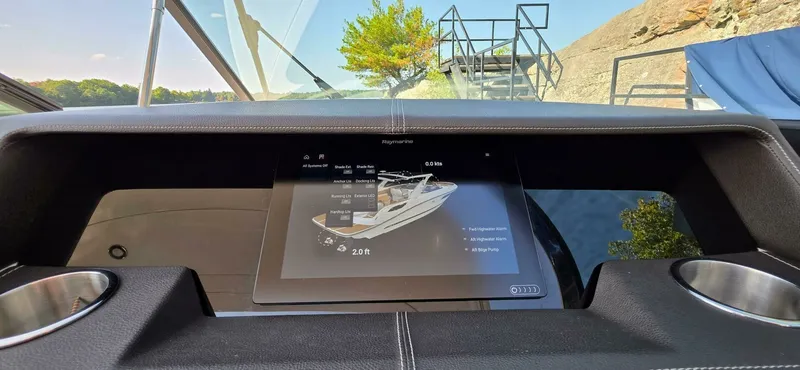 Slide: The Image of 2019 Sea Ray 350 SLX 35 - 7829363