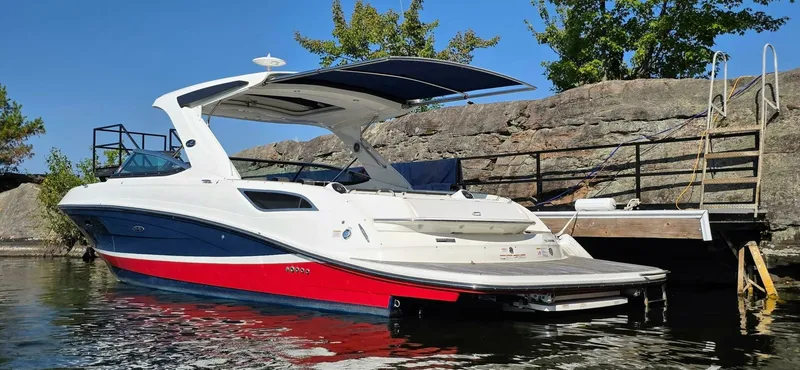 Slide: The Image of 2019 Sea Ray 350 SLX 35 - 7829345