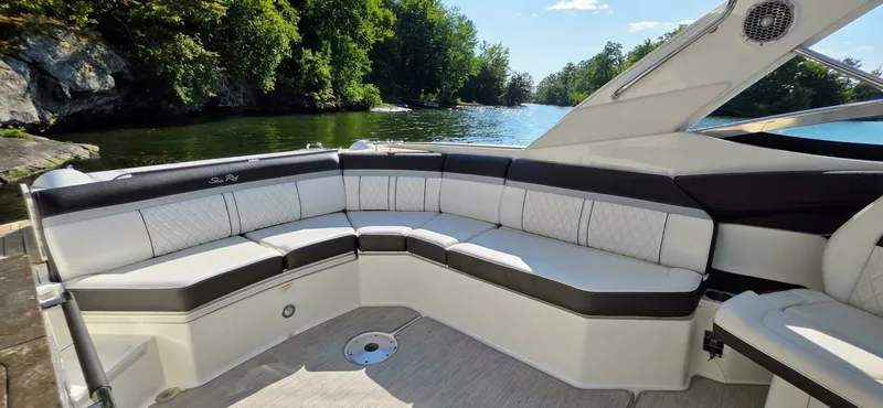 Slide: The Image of 2019 Sea Ray 350 SLX 35 - 7829352