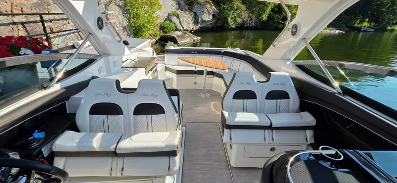 Slide: The Image of 2019 Sea Ray 350 SLX 35 - 7829369