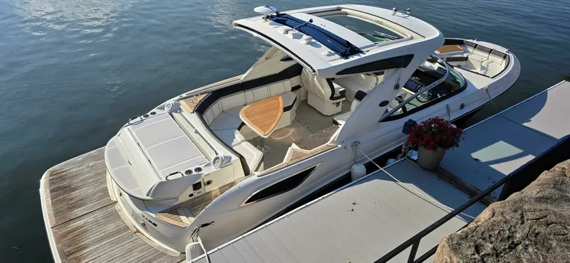 Slide: The Image of 2019 Sea Ray 350 SLX 35 - 7829341