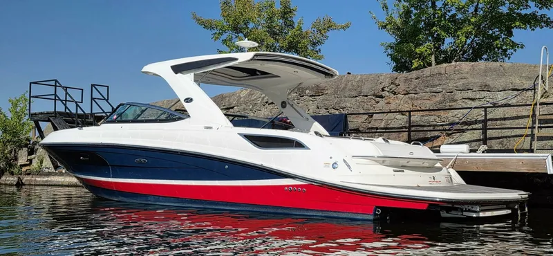 Slide: The Image of 2019 Sea Ray 350 SLX 35 - 7829344