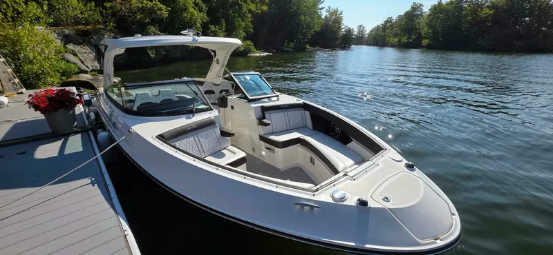Slide: The Image of 2019 Sea Ray 350 SLX 35 - 7829346