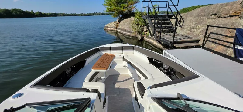 Slide: The Image of 2019 Sea Ray 350 SLX 35 - 7829364