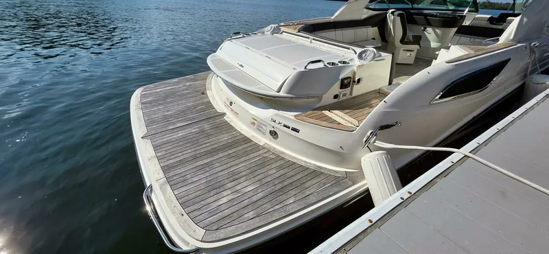 Slide: The Image of 2019 Sea Ray 350 SLX 35 - 7829348