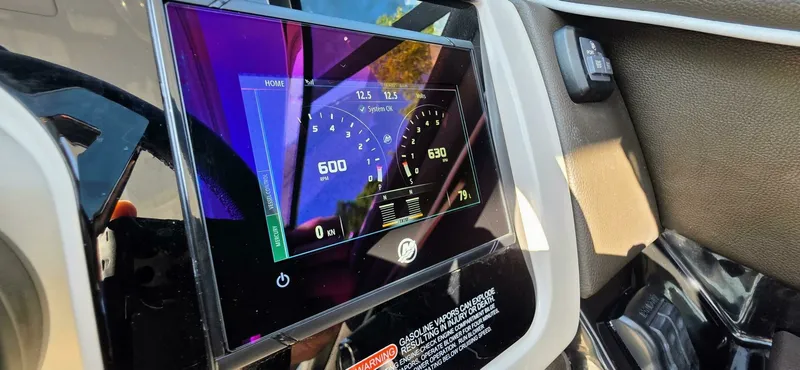 Slide: The Image of 2019 Sea Ray 350 SLX 35 - 7829362