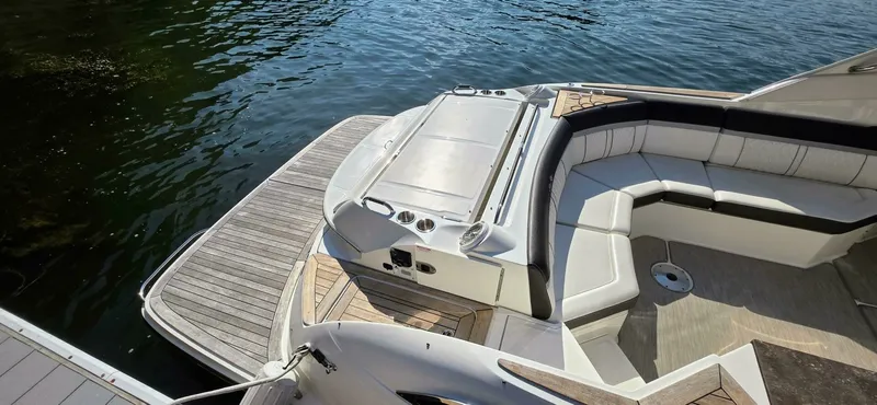 Slide: The Image of 2019 Sea Ray 350 SLX 35 - 7829347