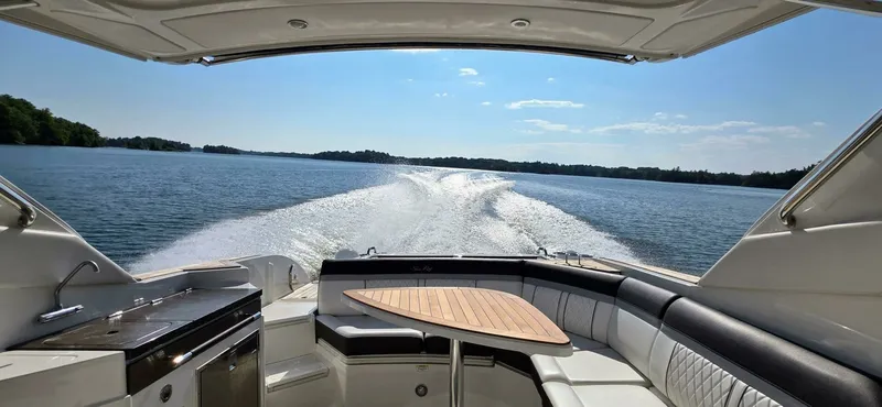 Slide: The Image of 2019 Sea Ray 350 SLX 35 - 7829374