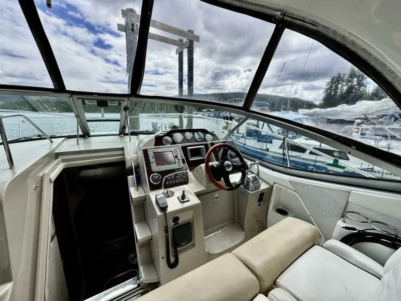 Slide: The Image of 2008 Sea Ray 330 Sundancer 33 - 7829397