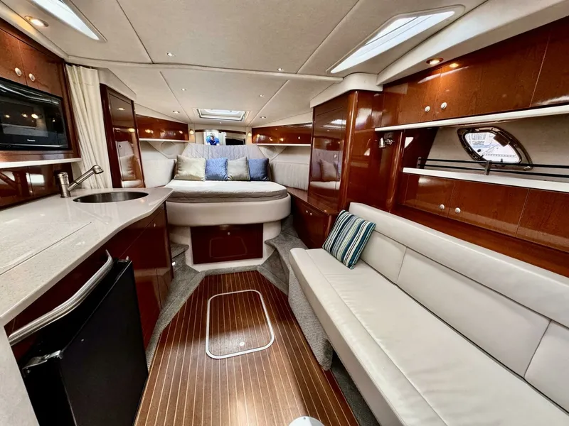 Slide: The Image of 2008 Sea Ray 330 Sundancer 33 - 7829420