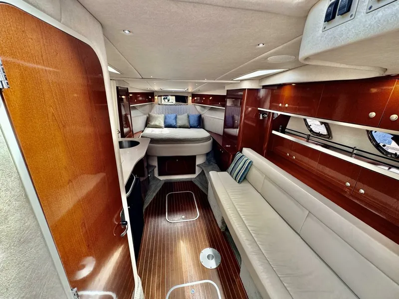 Slide: The Image of 2008 Sea Ray 330 Sundancer 33 - 7829419