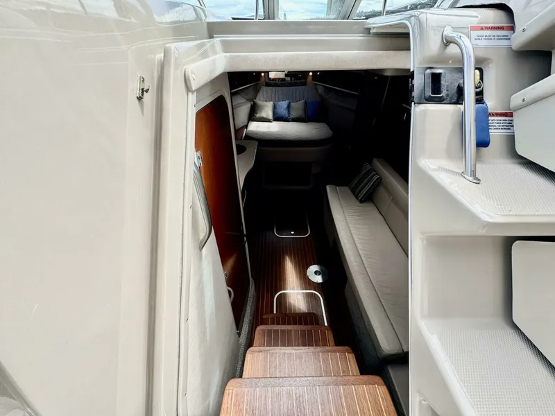 Slide: The Image of 2008 Sea Ray 330 Sundancer 33 - 7829418