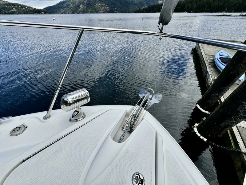 Slide: The Image of 2008 Sea Ray 330 Sundancer 33 - 7829414