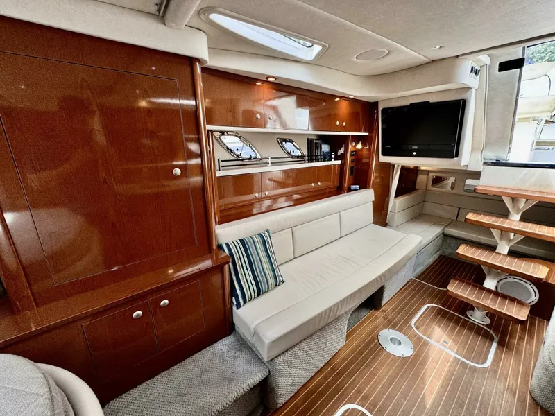 Slide: The Image of 2008 Sea Ray 330 Sundancer 33 - 7829428