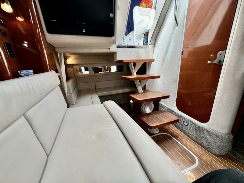 Slide: The Image of 2008 Sea Ray 330 Sundancer 33 - 7829432