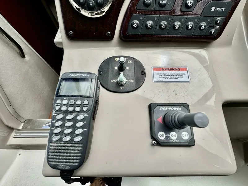 Slide: The Image of 2008 Sea Ray 330 Sundancer 33 - 7829401