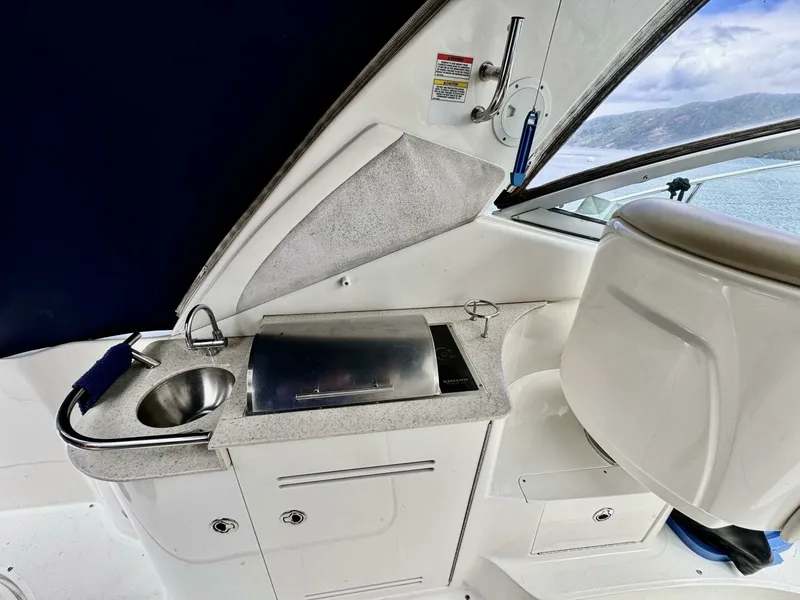 Slide: The Image of 2008 Sea Ray 330 Sundancer 33 - 7829394