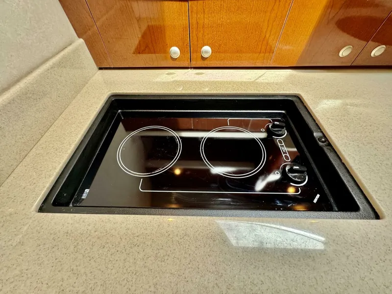 Slide: The Image of 2008 Sea Ray 330 Sundancer 33 - 7829425