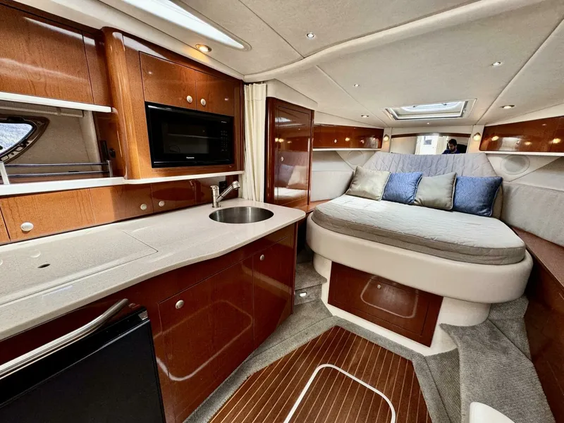 Slide: The Image of 2008 Sea Ray 330 Sundancer 33 - 7829422