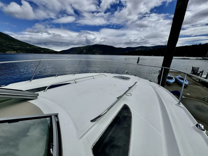 Slide: The Image of 2008 Sea Ray 330 Sundancer 33 - 7829413