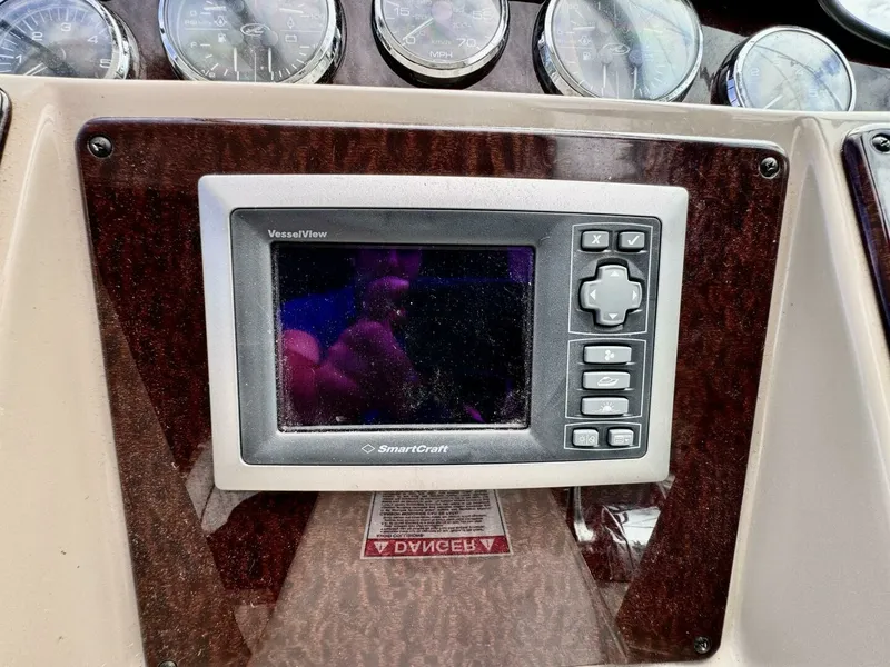 Slide: The Image of 2008 Sea Ray 330 Sundancer 33 - 7829405