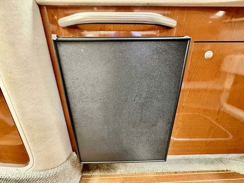 Slide: The Image of 2008 Sea Ray 330 Sundancer 33 - 7829426