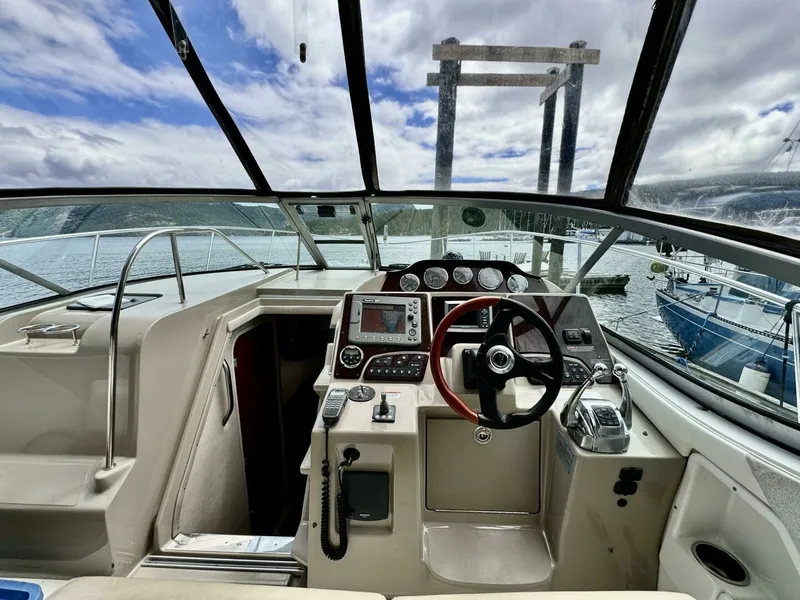 Slide: The Image of 2008 Sea Ray 330 Sundancer 33 - 7829399