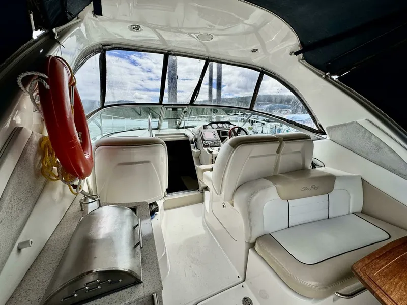 Slide: The Image of 2008 Sea Ray 330 Sundancer 33 - 7829392