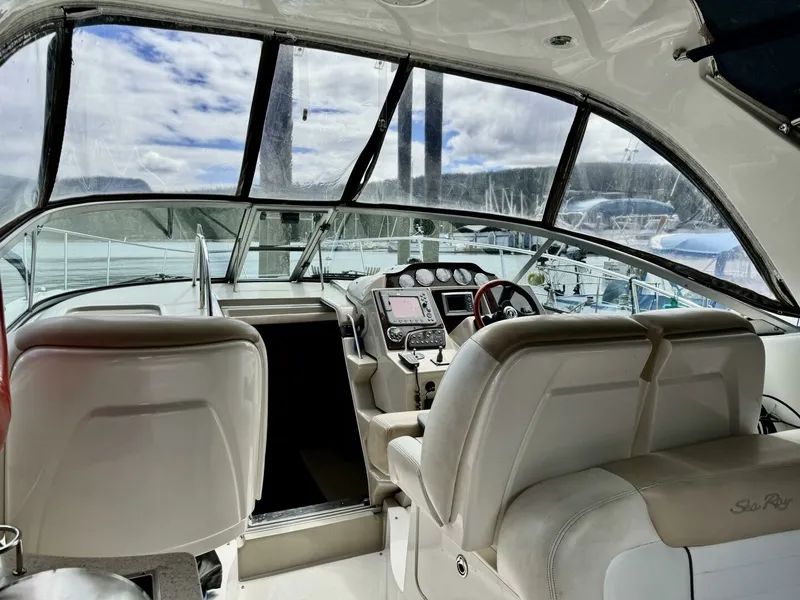 Slide: The Image of 2008 Sea Ray 330 Sundancer 33 - 7829391