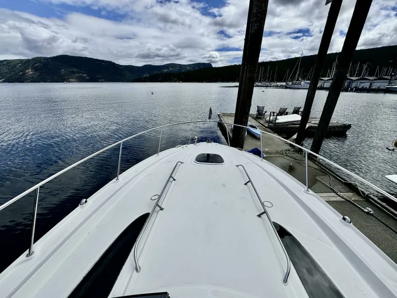 Slide: The Image of 2008 Sea Ray 330 Sundancer 33 - 7829411