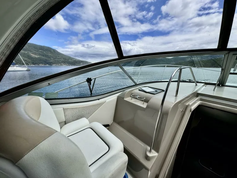 Slide: The Image of 2008 Sea Ray 330 Sundancer 33 - 7829408